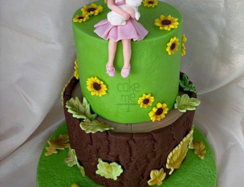 Μικρό κορίτσι με κουνελάκι