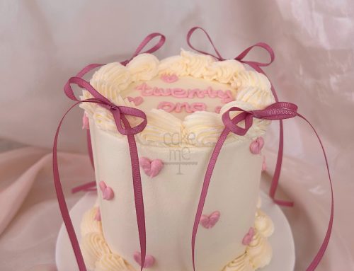 Ροζ φιόγκοι και καρδιές